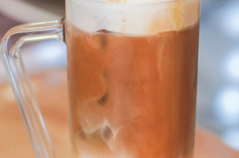 Iced Café au Lait Recipe (Simple & Refreshing)