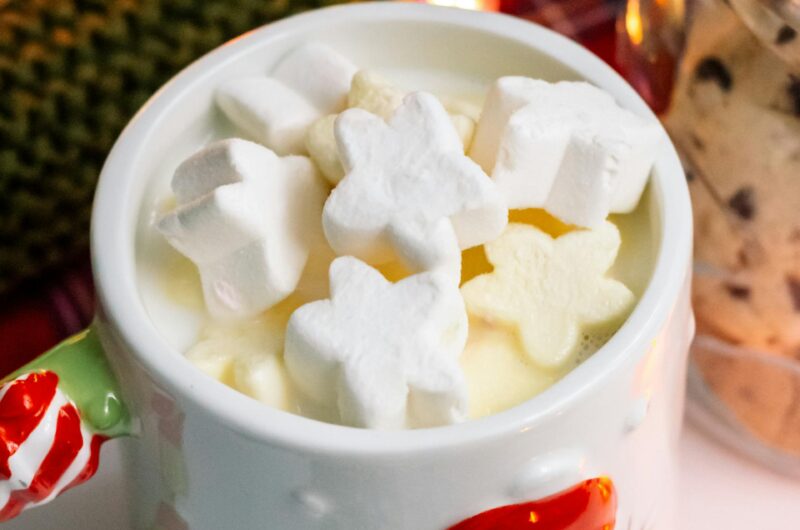 Creamy White Hot Chocolate Recipe You’ll Want Every Winter